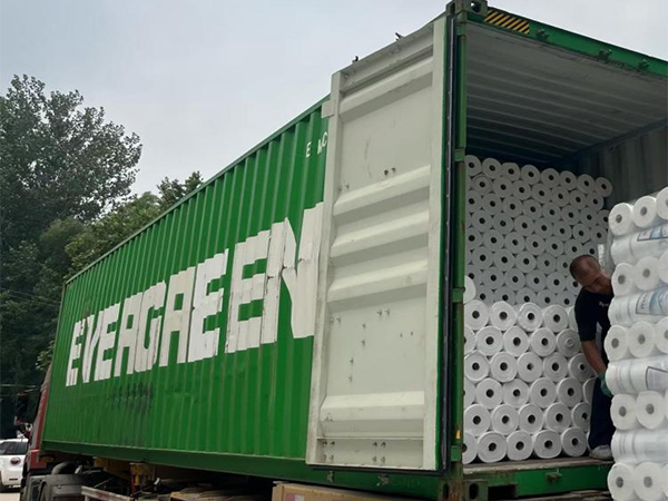 A Xiashi Packing befejezi a közel-keleti megrendelést, a nagy teljesítményű membránok szállításra készen állnak